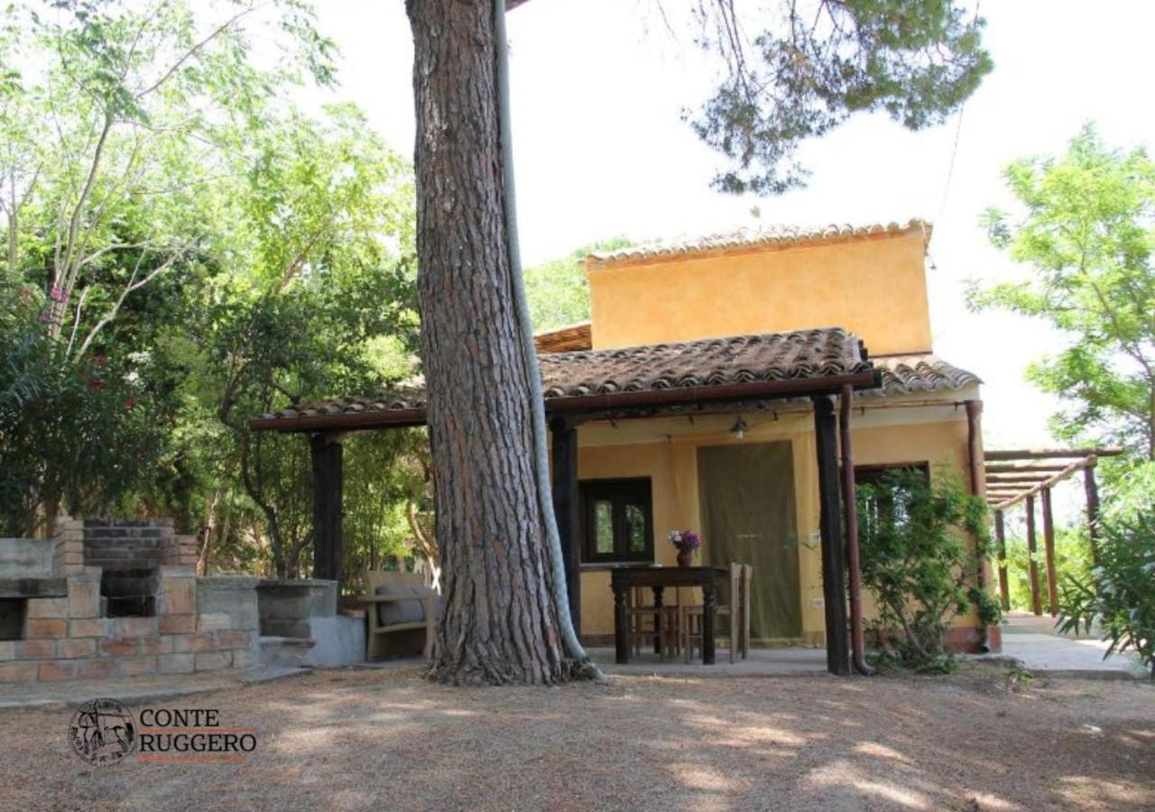 Tenuta Conte Ruggero Santa Domenica  Exterior foto