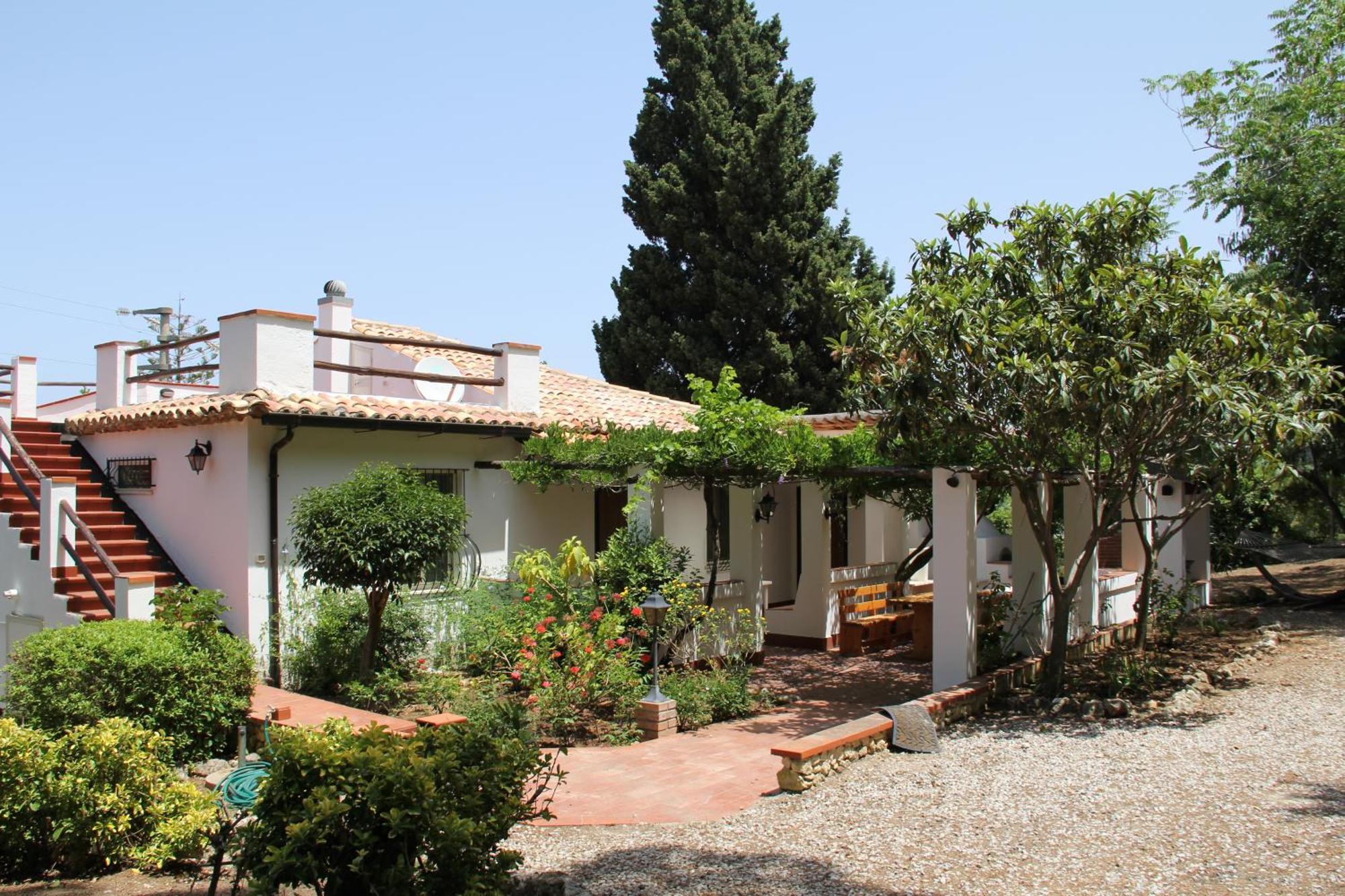 Tenuta Conte Ruggero Santa Domenica  Exterior foto